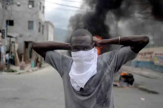 140514HaitiProtests 520x346