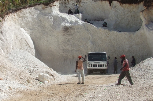 Vu dune carrière de sable en Haiti. Photo HPN