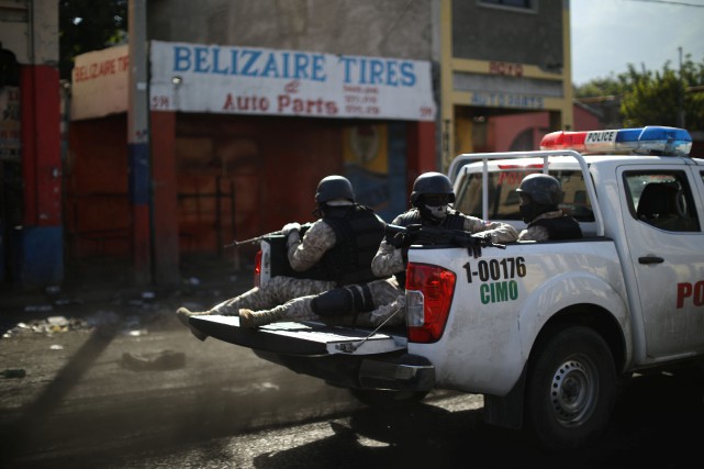 Une patrouille à Port au Prince. PHOTO ANDRES MARTINEZ CASARES ARCHIVES REUTERS